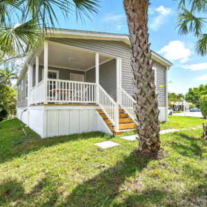 Lewiston / 24 x 44 with 12x12 Porch / 2 Bed 2 Bath (1,027 Sq Ft)